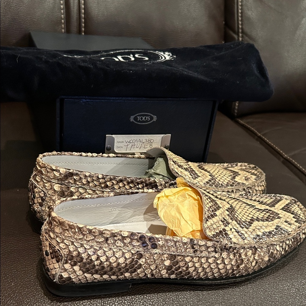Tod's Python Pattern Loafers - Beige and Black